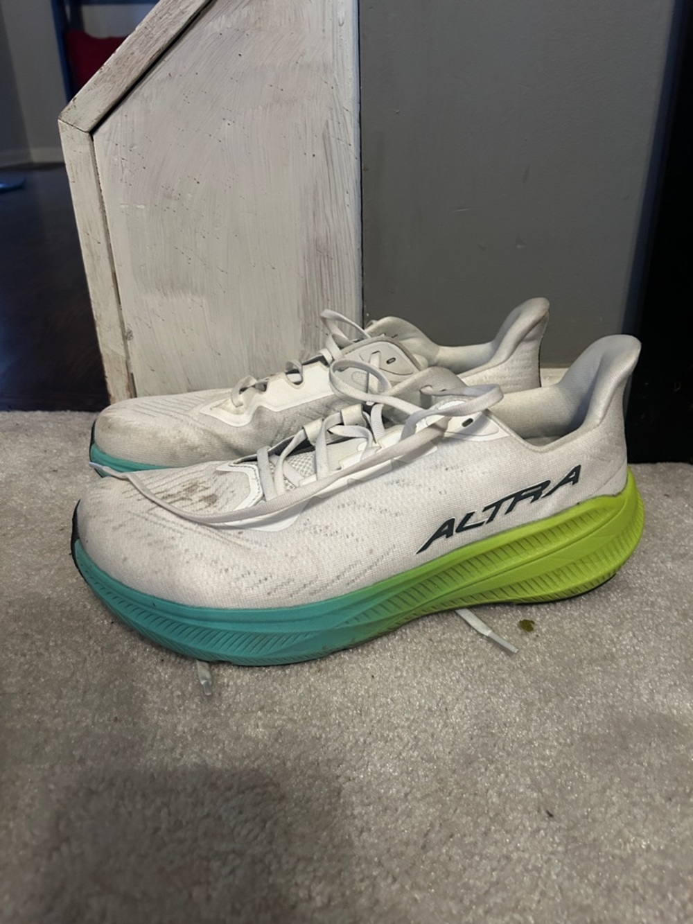 Altra Experience Flow 2 Running Shoes with Teal-to-Green Gradient Midsole